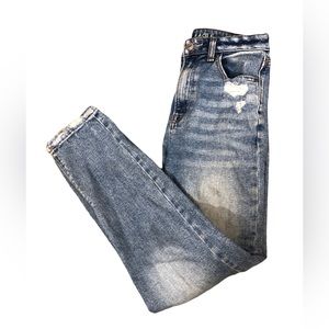 American Eagle Distressed Mom Jeans Light Wash Size 2